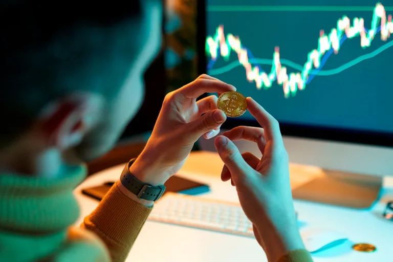 Melania Trump Launches Coin as Crypto Conflicts Worry Experts Crypto Conflicts Worry