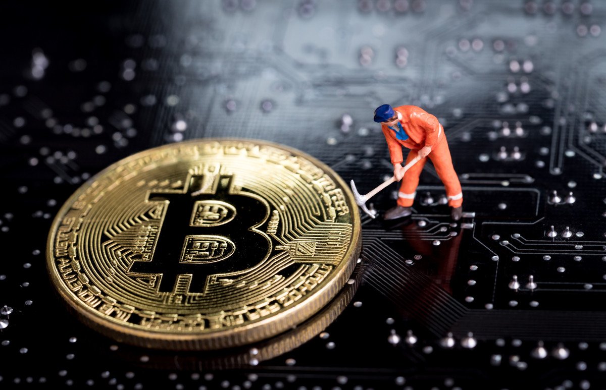 Bitcoin Mining through Innovation and Scalability