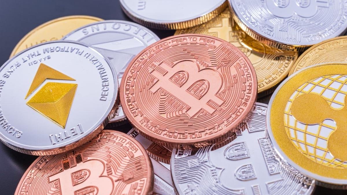 Altcoin Season and Market Rotation